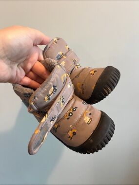 Children's Gray Rain & Snow Boots with Yellow Construction Print